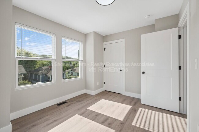 Foto del edificio - 2711 Tarleton Ave