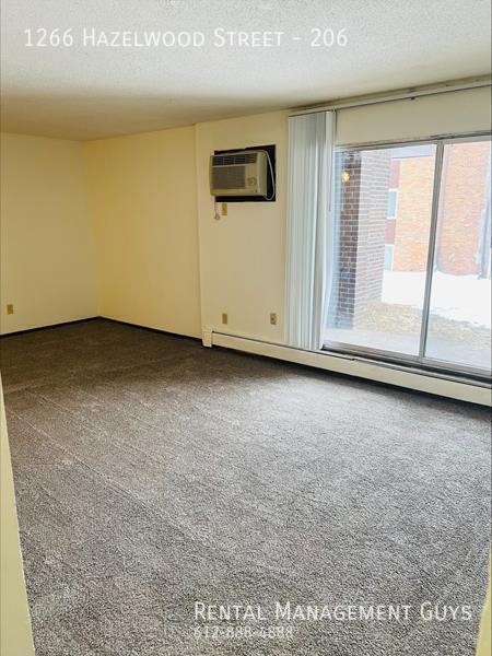 Foto del edificio - Quiet 1 bedroom with Carpet