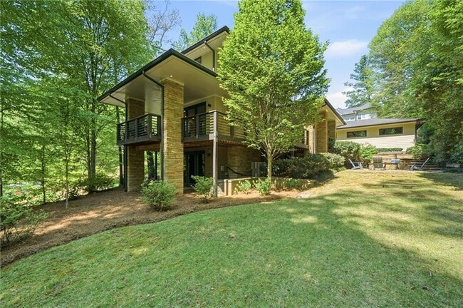Foto del edificio - 4373 Wieuca Rd NE