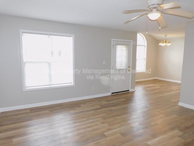 Foto del edificio - 1301 Nealtown Rd