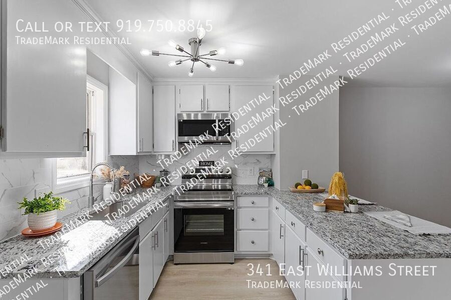 Foto principal - Gorgeous, Newly Renovated Townhome