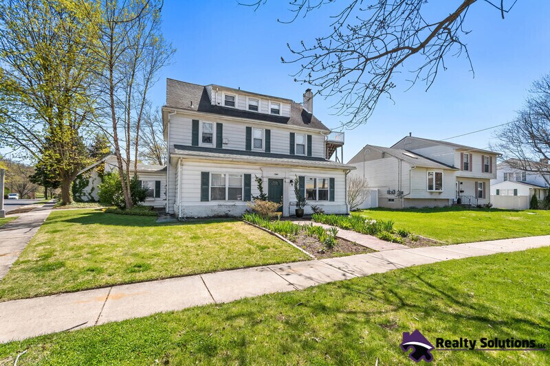 1300 W Kings Hwy, Haddon Heights, NJ 08035 Condo for Rent in Haddon