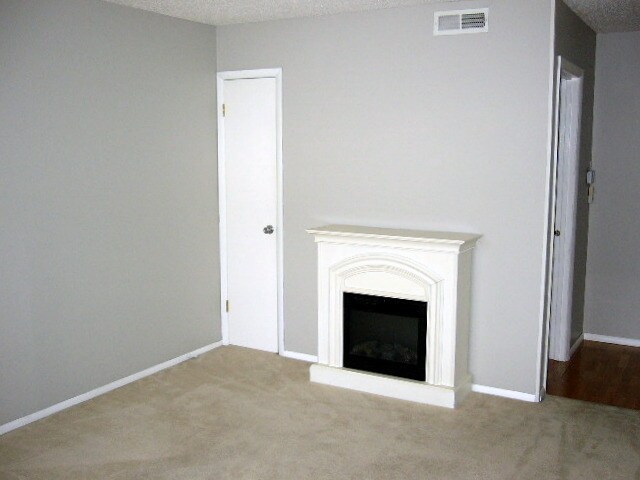 Building Photo - 4089 Paule Ave