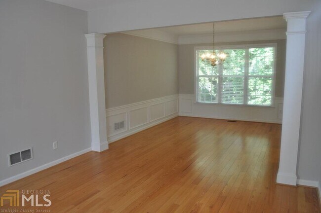 Foto del edificio - 5660 Oxborough Way