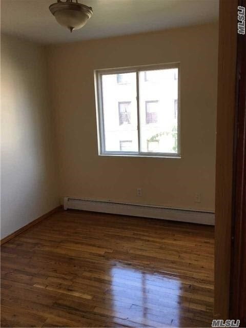 Foto del edificio - 217-33 Hollis Ave