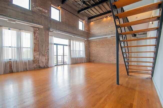 Foto del edificio - 1165 E 63rd St