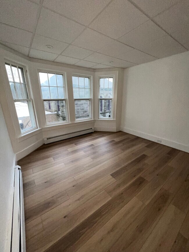 Master Bedroom - 7 Law St