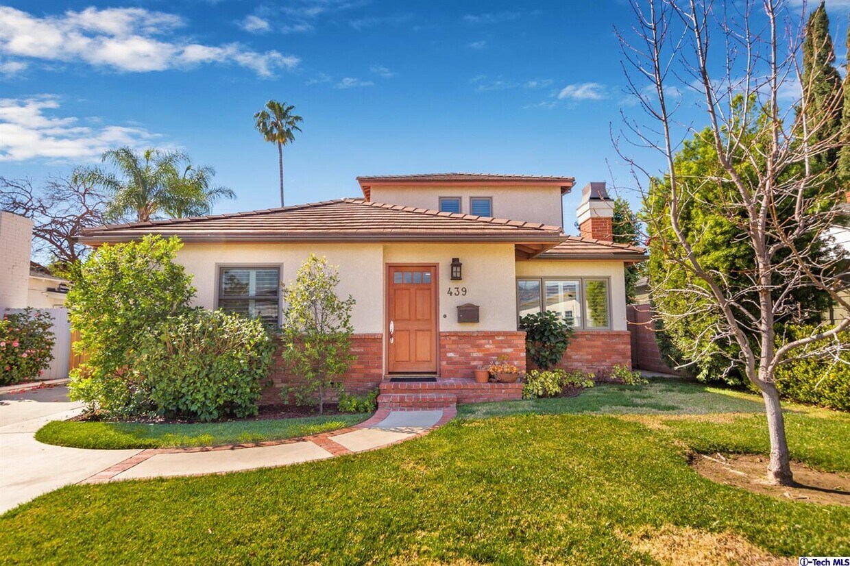 439 S Mariposa St, Burbank, CA 91506 House for Rent in Burbank, CA
