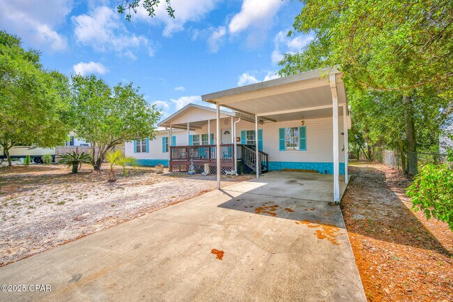 Building Photo - 22011 Lakeview Dr