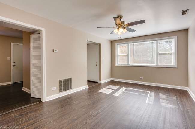 Building Photo - 8237 S Drexel Ave