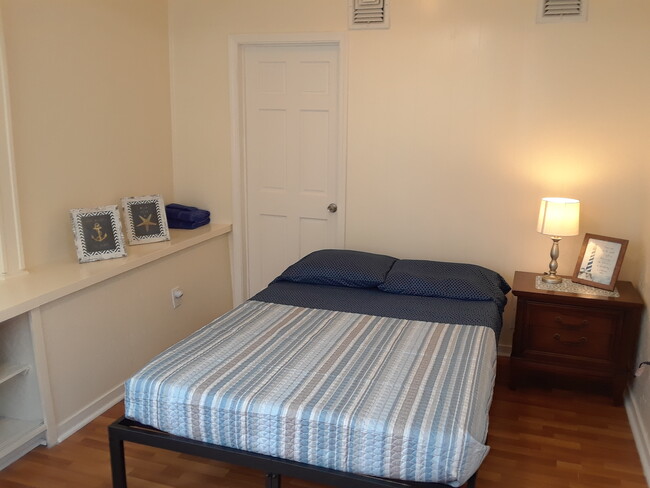 Building Photo - 56 Fulton St