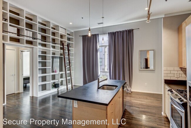 Building Photo - 2 br, 1 bath House - 500 Madison St #106