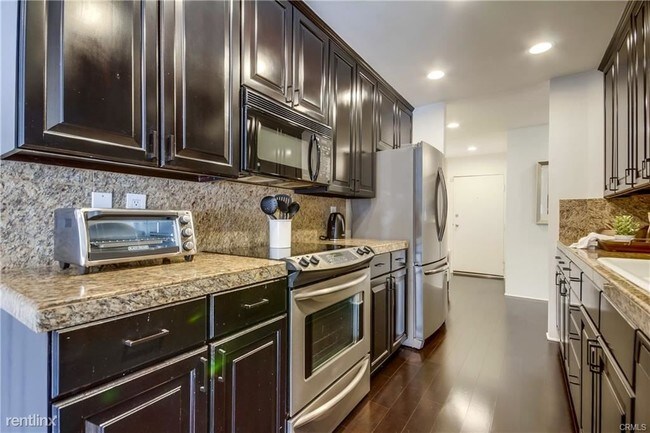 Foto del edificio - 8535 N W Knoll Dr