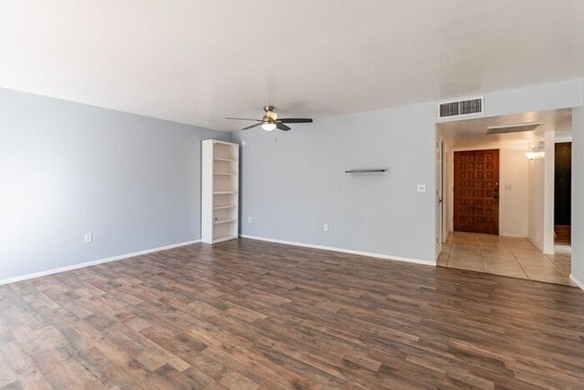 Foto del edificio - 2-Car Garage & Fenced Yard! 2-Bed, 2-Bath Home in East Tucson