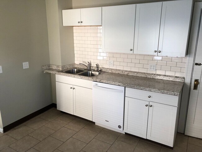 Foto del edificio - 1025 Weng Ave