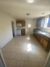 Building Photo - 429 Florinda St