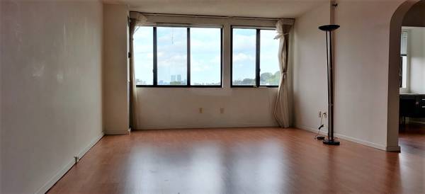 Building Photo - 1731 Beacon St