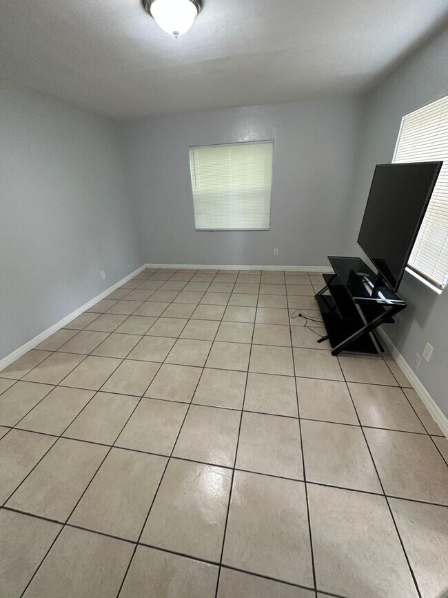 Foto del edificio - 1109-1111 W 20th St