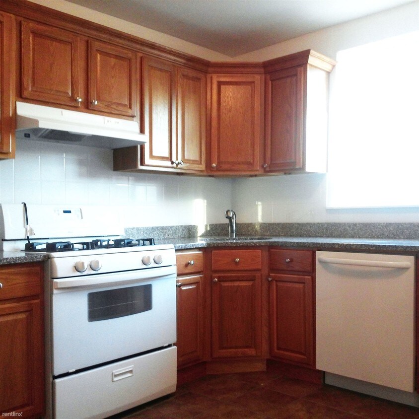 Primary Photo - 2026 Menahan St
