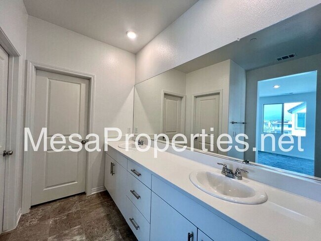Foto del edificio - 16667 Snowdrop Ln.