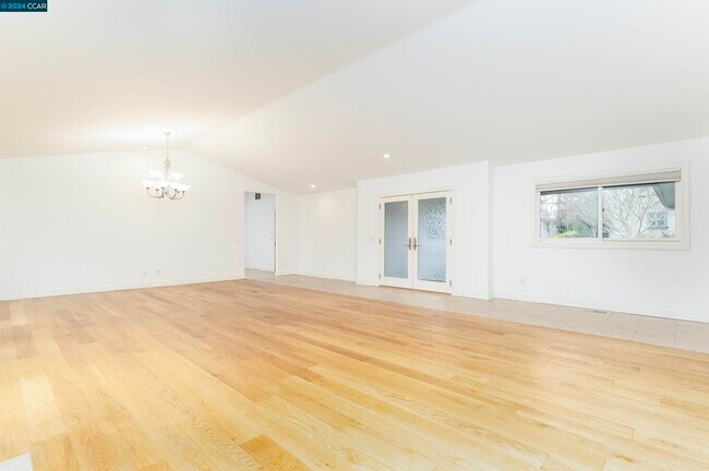 Foto del edificio - 179 Cypress Point Way
