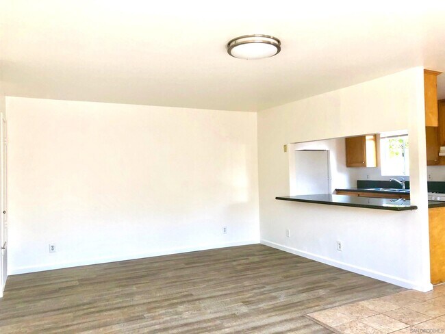 Building Photo - 1336 W San Ysidro Blvd
