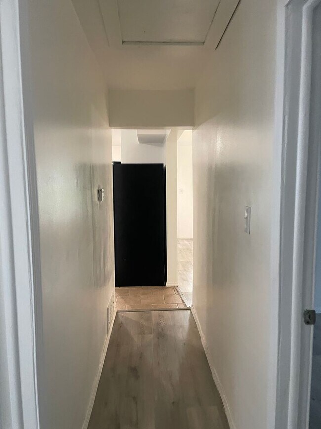 Building Photo - 3 BEDROOM RANCH UPDATED! NO BASEMENT MOVE ...