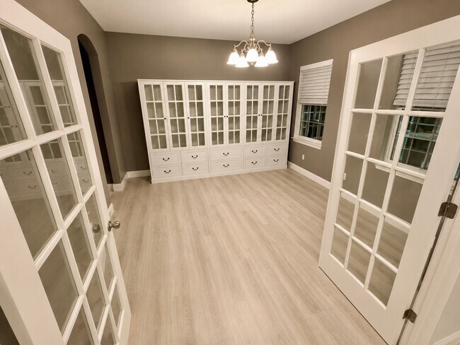 Foto del edificio - 136 Pine Arbor Cir