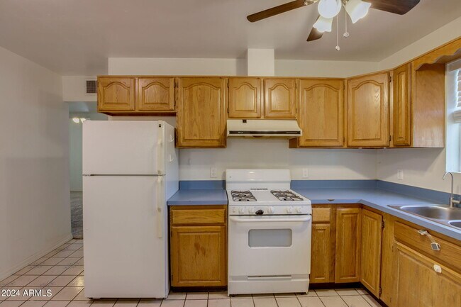 Foto del edificio - 6919 N 10th St