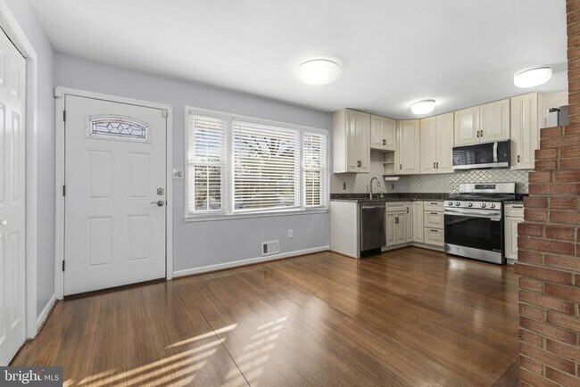 Foto del edificio - 5412 Nutting Dr