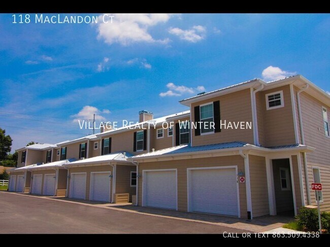 Building Photo - Beautiful 2 Bedroom 2 Bath Gated Community...