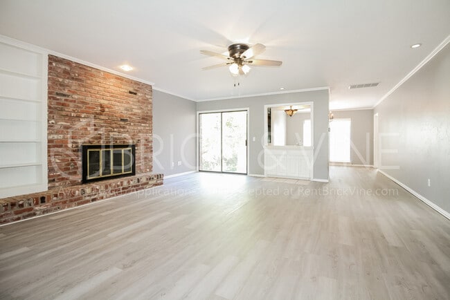 Building Photo - 524 Canyon Rd
