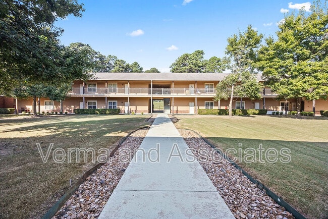 Building Photo - 2619 N Quality Ln