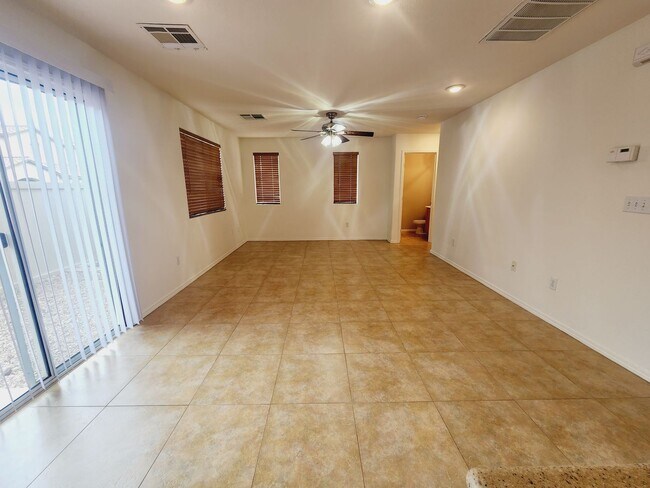 Foto del edificio - 9316 Pyrope Ct