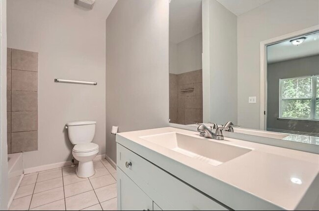 Building Photo - 558 Elbridge Dr NW