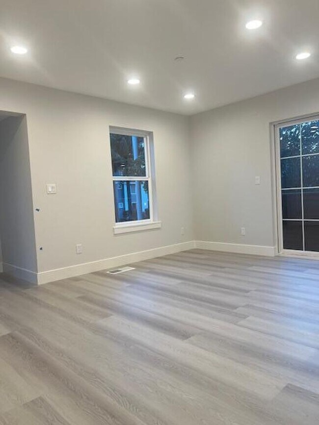 Foto del edificio - Brand New Townhome in Great Sunnyvale Neig...