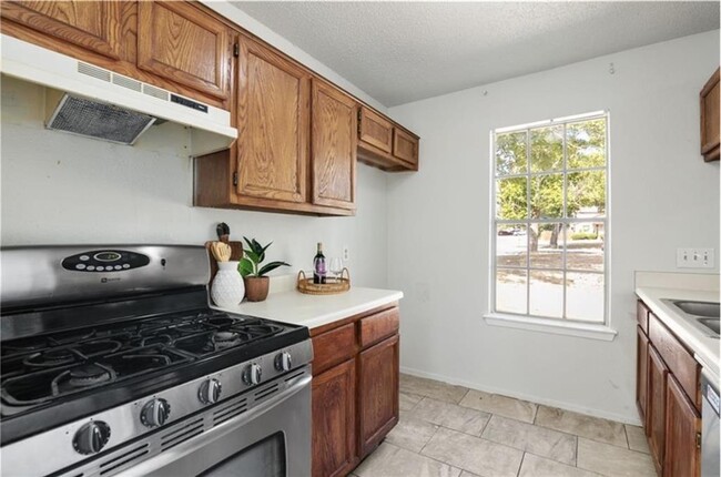 Building Photo - 517-519 Greenlawn Blvd