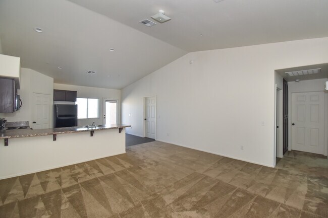 Foto del edificio - 7380 E 37th Pl