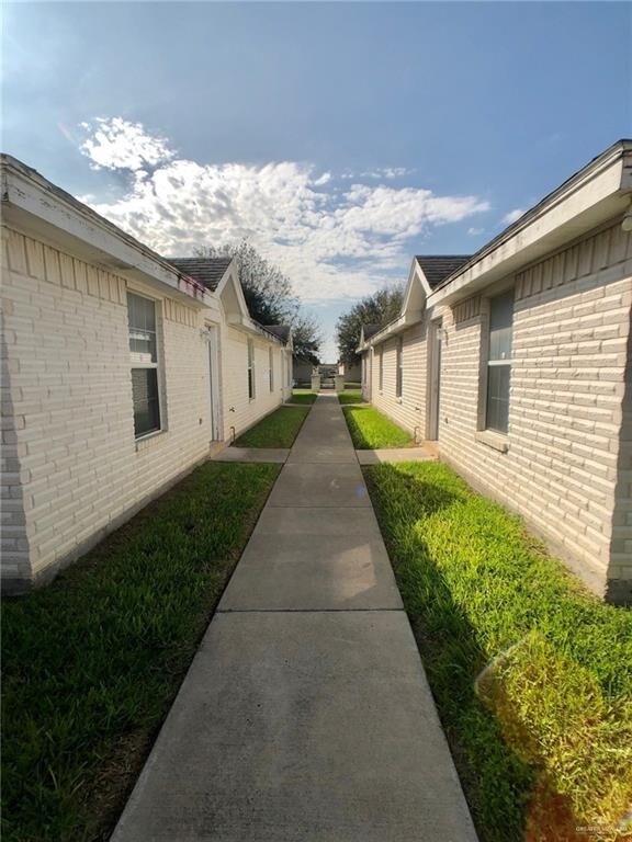 Building Photo - 808 N Cross Ln