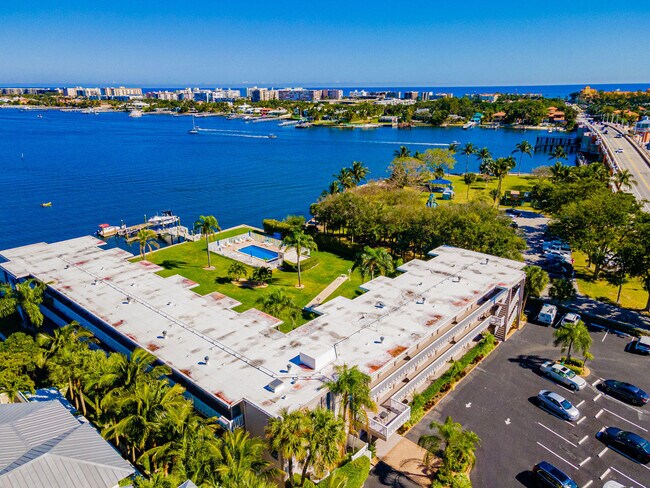 Foto del edificio - 311 E Ocean Ave