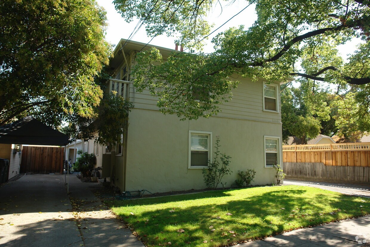 Building Photo - 1066 Sherwood Ave