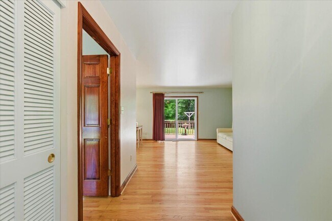 Foto del edificio - 45320 Barefoot Dr