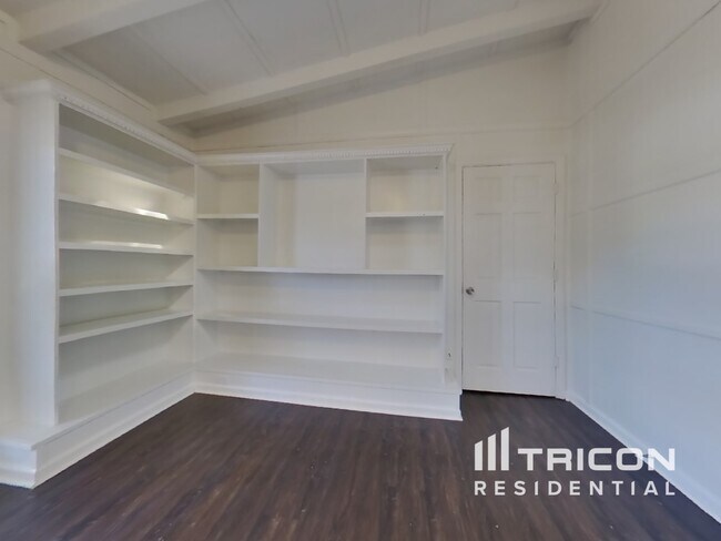 Building Photo - 5102 Lakewood Drive Acworth GA