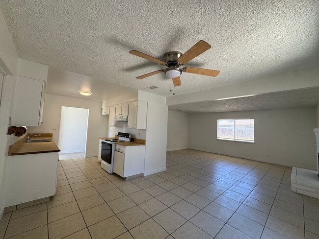 Building Photo - 205 Ashlan Way
