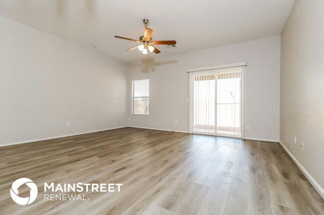 Building Photo - 15220 W Shaw Butte Dr