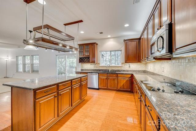 Building Photo - 1045 Lilly Pond Dr