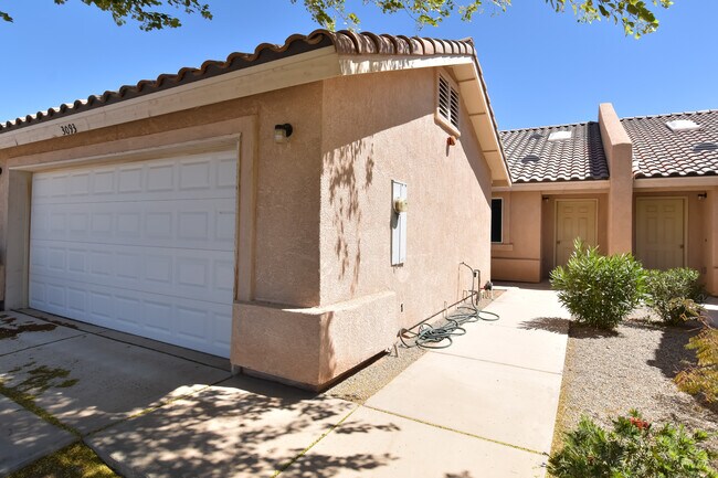 Foto del edificio - 3093 S Todd Ave