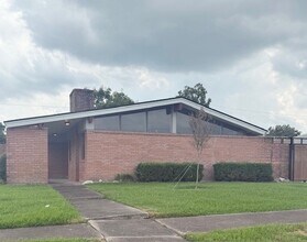 Building Photo - 8214 Glenalta St