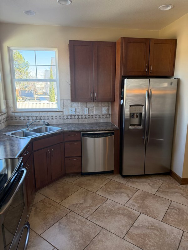 Foto del edificio - 5356 Cornerstone Dr