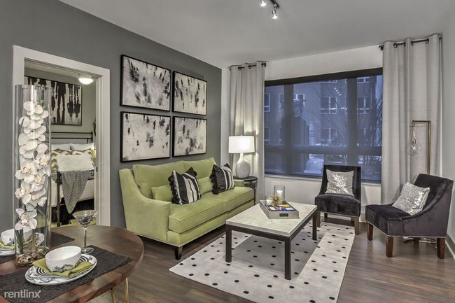 Foto del edificio - 4670 Amesbury Dr